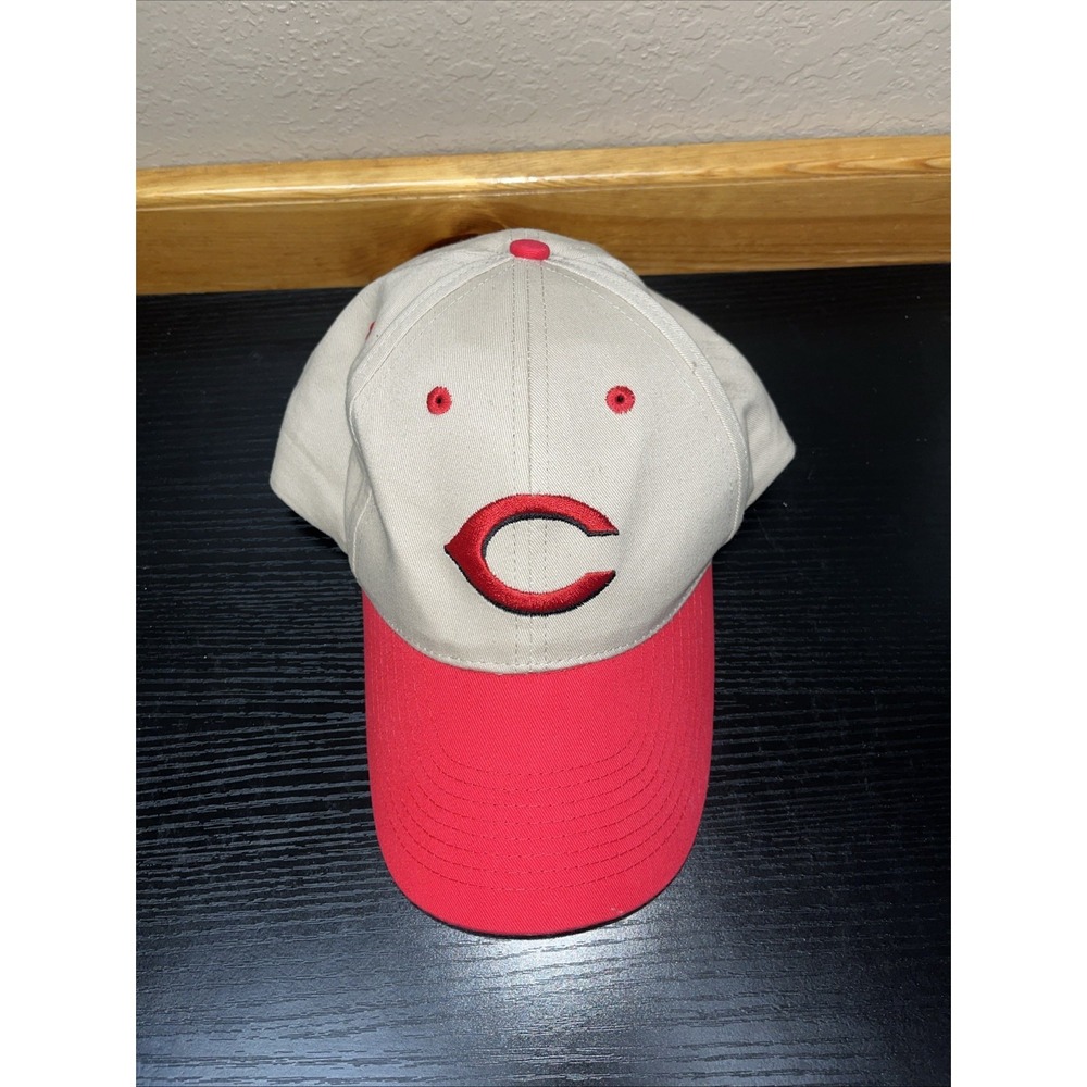 Cincinati Reds Tan And Red Cap/Hat, Associated  Premium Corp.‎ Adjustable.